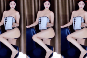 【CC丨💖欣彤】付费群定制骚舞大尺度 无罩 露内 （3V/10分）