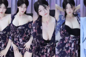 【CC宝宝星】 付费群定制骚舞 秀豪乳波峰 （1V/5分41)