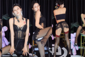 CC丨💖极品御姐 XXXX 直播大尺度整活 疯狂露内 堪比定制 4V 13分21